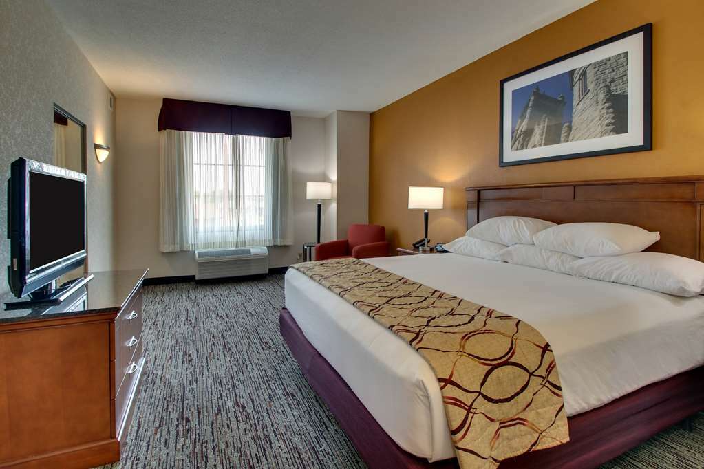 Drury Inn & Suites Findlay Room photo